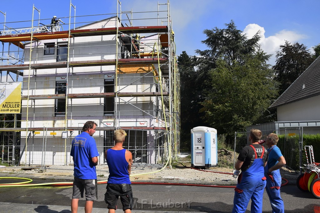 Dachstuhlbrand Koeln Poll Geislarerstr P389.JPG - Miklos Laubert